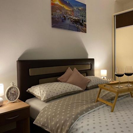 Apartman Ns Dan Centar Novi Sad Eksteriør billede